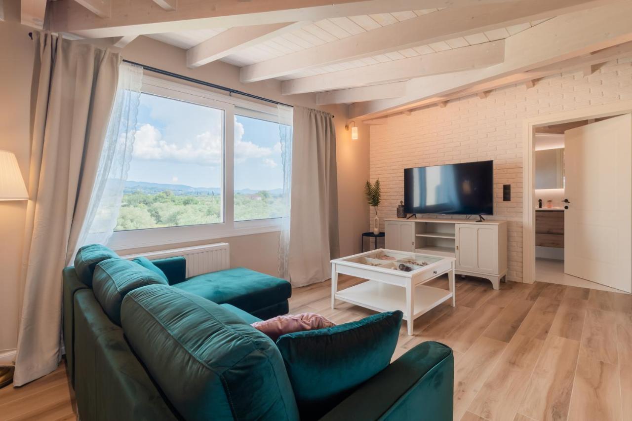 Melena Premium Suites Roda  Exterior photo