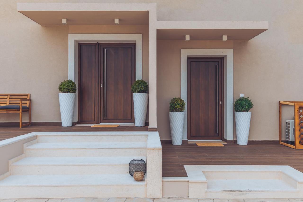 Melena Premium Suites Roda  Exterior photo