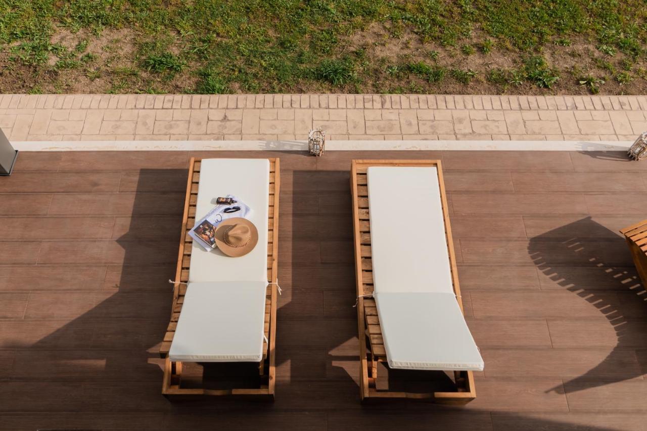Melena Premium Suites Roda  Exterior photo