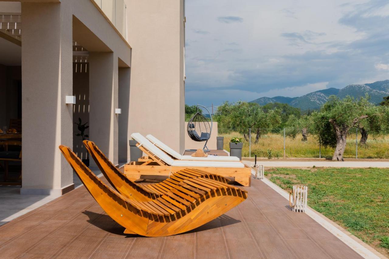 Melena Premium Suites Roda  Exterior photo