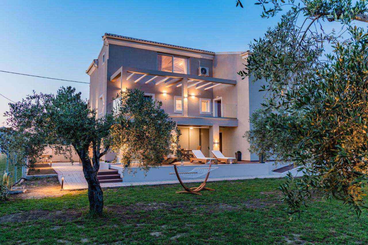 Melena Premium Suites Roda  Exterior photo