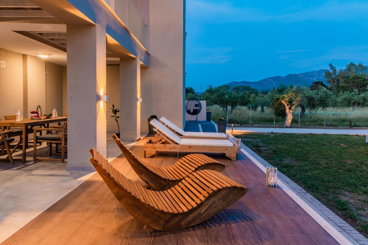 Melena Premium Suites Roda  Exterior photo